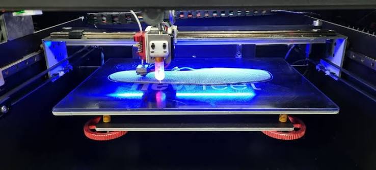 Impresora 3D fabricando una plantilla personalizada